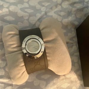 Gucci Swiss twirl watch